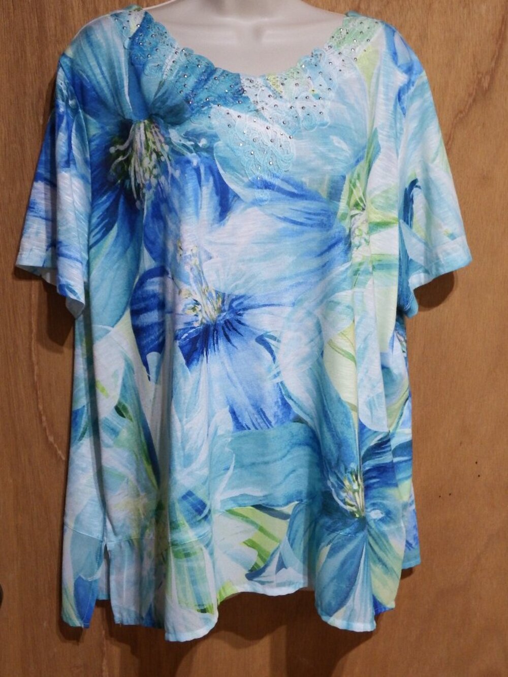 Summer floral tunic style top, Size XL